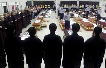 Βαρύς ο φόρος αίματος στην Ταϊβάν<I>81 νεκροί από το αεροπορικό δυστύχημα, 53 από την κακοκαιρία