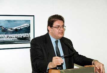 Κατάληψη στο γραφείο του προέδρου της ΟΑ από εργαζόμενους<i>Διαμαρτυρία για το νέο οικονομικό δι