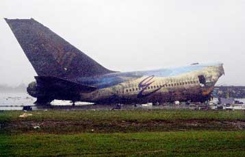 Νεκροί 79 επιβάτες του μοιραίου αεροσκάφους της Singapore Airlines