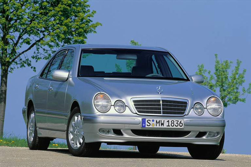 Αγορές μεταχειρισμένων Mercedes-Benz από το Διαδίκτυο στη Βρετανία