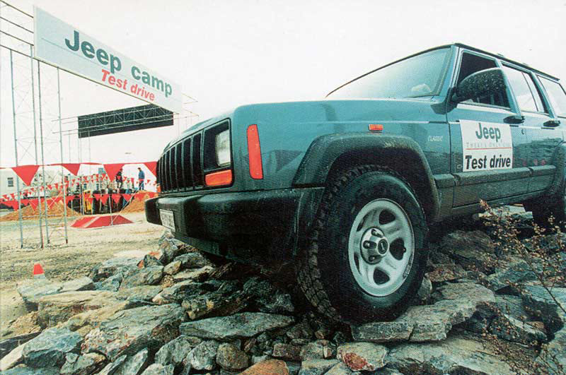 Εκτός δρόμου οδηγικές εμπειρίες στα Camps της Chrysler Jeep Ελλάς