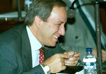 Μαθήματα επικοινωνίας από το δήμαρχο χρειάζεται η ΝΔ, κατά το Γ.Αλογοσκούφη