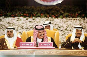 Μείωση της παραγωγής πετρελαίου ζητούν από τον ΟΠΕΚ οι χώρες του Κόλπου