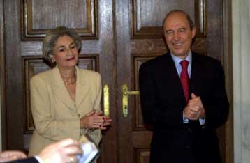 Τα πρωτοχρονιάτικα κάλαντα άκουσαν η πολιτική και πολιτειακή ηγεσία της χώρας