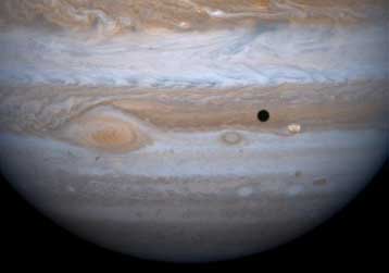 Τις καταιγίδες του Δία φωτογραφίζει το Cassini