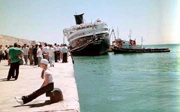 Δεξαμενόπλοιο κατέπλευσε στην Κάρπαθο με ρήγμα τριών μέτρων