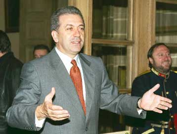 Ανοιχτό άφησε ο Αβραμόπουλος το ενδεχόμενο ίδρυσης του κόμματός του πριν από τον Ιούνιο