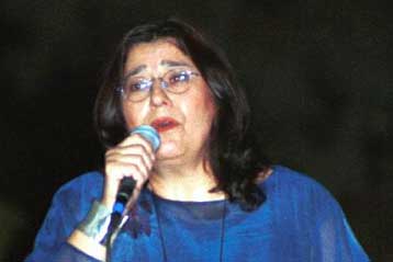 Χειροκροτήθηκε η Μαρία Φαραντούρη στην Ισπανία