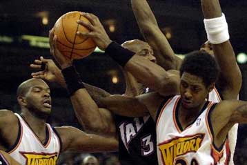 Οι Τζαζ «παραδόθηκαν» άνευ όρων στους Γουόριορς