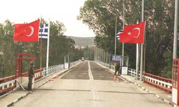 Έλληνες και Τούρκοι δήμαρχοι αντάλλαξαν ευχές στον Έβρο