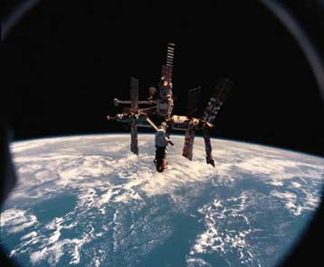 Ο Ντένις Τίτο έχει πάντως πληρώσει το εισιτήριό του