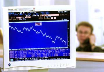 Καλπάζει το ευρώ – Ράλι μέσα στο 2001 βλέπουν οι αναλυτές