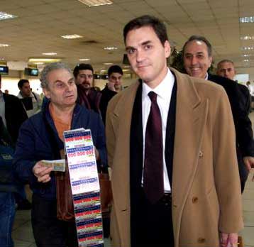 Δεν θα παραχωρηθεί κανένας βασικός παίκτης, λέει ο Αγγελος Φιλιππίδης – Ανακάλεσε το onefootball.com