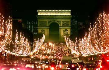 Με εκπλήξεις, χάπενινγκ και απαράμιλλο γαλλικό στιλ υποδέχονται οι Παριζιάνοι τον 21ο αιώνα