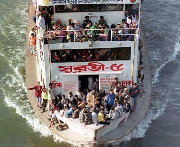 Σύγκρουση πλοίων στο Μπαγκλαντές με τουλάχιστον 60 νεκρούς