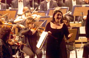 Εμφανίσεις της Σόνιας Θεοδωρίδου σε Πάτρα, Καλαμάτα και Ιωάννινα