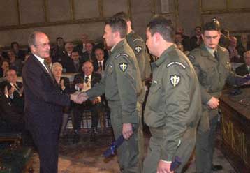 Θύματα και επιζώντες του ναυαγίου της Πάρου βράβευσε η Ακαδημία Αθηνών