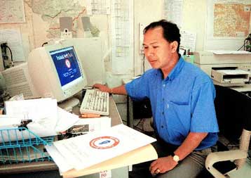 Στο Χονγκ Κονγκ «σερφάρουν» μανιωδώς