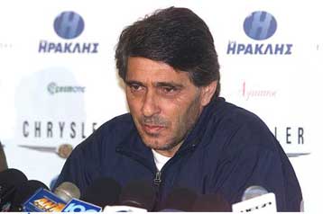 Πρέπει να κοιτάξουμε στα μάτια τον Ολυμπιακό