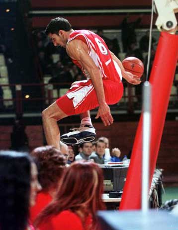 Έλαμψε το άστρο του Βούκσεβιτς και ο Ολυμπιακός συνέτριψε με 106-65 τον Ηρακλή