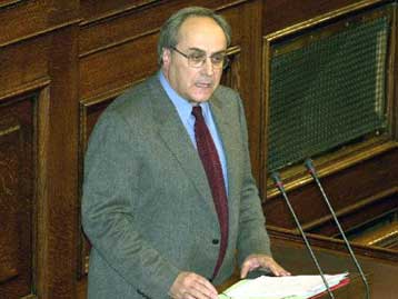 Επίθεση στο ΠΑΣΟΚ, σύγκρουση με Δαμανάκη και ανάδειξη αριστερής φυσιογνωμίας επιδιώκει ο ΣΥΝ