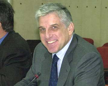 Στο 2% ο πληθωρισμός στο τέλος του 2001, σύμφωνα με το ΥΠΕΘΟ