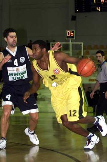 Ήξερε καλά το Ηράκλειο ο Όλιβερ και οδήγησε το Μαρούσι στη νίκη με 96-69