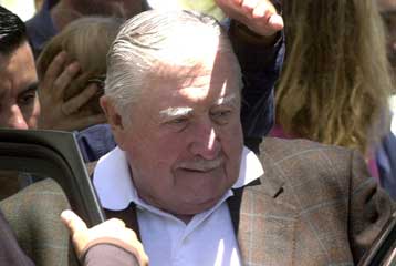 Aναβολή της ανάκρισης του Πινοσέτ αποφάσισε το δικαστήριο της Χιλής