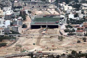 Σε τρεις εργολάβους θα ανατεθεί η κατασκευή του προαστιακού σιδηρόδρομου