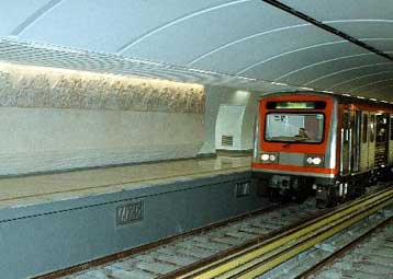 Από το Σεπτέμβριο του 2001 ξεκινά η διάνοιξη της σήραγγας του μετρό προς Περιστέρι