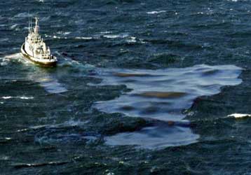 Διαρροή πετρελαίου από προσάραξη πλοίου στη Βόρεια Θάλασσα