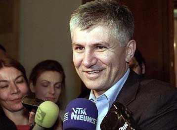 Στη Δικαιοσύνη θα παραπεμφθεί ο Μιλόσεβιτς, προαναγγέλλει ο Τζίντζιτς