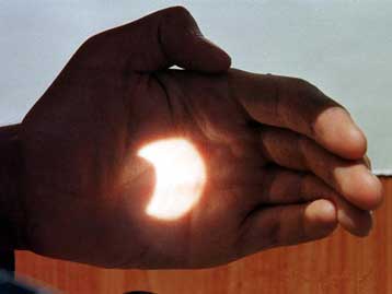 Χριστουγεννιάτικη έκλειψη ηλίου στη βόρεια Αμερική