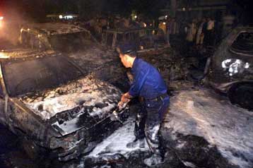 Θρησκευτική βία με πέντε νεκρούς και 30 τραυματίες στην Ινδονησία