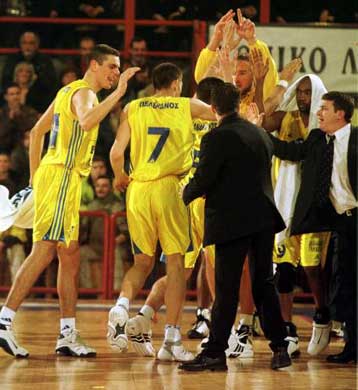 Το… αήττητο θαύμα των Χριστουγέννων, 84-72 τον Ολυμπιακό