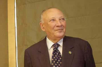 Καθιστική διαμαρτυρία πραγματοποιούν οι συγγενείς του Π.Τσιακούρμα