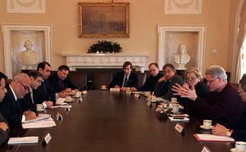 Συνάντηση Κλίντον με Ισραηλινούς και Παλαιστινίους στο Λευκό Οίκο – Τερματίζονται οι συνομιλίες