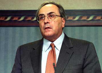 Αλυτα παραμένουν τα προβλήματα των σεισμοπλήκτων, τόνισε ο Κωνσταντόπουλος από το στρατόπεδο Καποτά