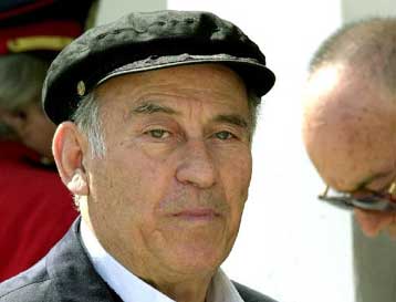 Ο Θανάσης Βέγγος διαφημίζει τον ΟΣΕ – Αφορμή το ατύχημά του