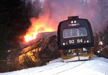 Πυρκαγιά σε αμαξοστοιχία έξω από το Λιανοκλάδι – Δεν σημειώθηκε κανένας τραυματισμός