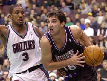 Προέλαση για Λέικερς – Σακραμέντο στη δυτική περιφέρεια του ΝΒΑ