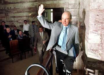 Η Ελλάδα δεν ζει πλέον με δανεικά, τόνισε ο πρωθυπουργός στην ομιλία του για τον προϋπολογισμό