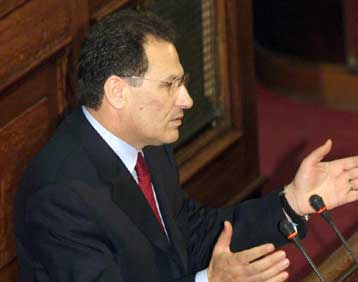 Ένταση μεταξύ Λαλιώτη – Κεφαλογιάννη στη συζήτηση για τον προϋπολογισμό