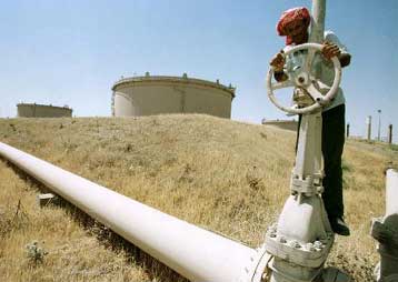 Κάτω από τα 22 δολάρια το βαρέλι η τιμή του πετρελαίου – Φόβοι για μείωση της παραγωγής