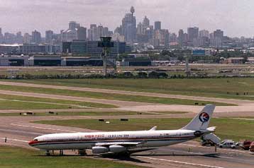 Πυρκαγιά στο αεροδρόμιο του Σίδνεϊ προκαλεί κομφούζιο