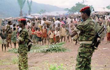 Καταδικάζει τους αντάρτες Χούτου και παραστρατιωτικούς στη Γουινέα το Συμβούλιο Ασφαλείας του ΟΗΕ