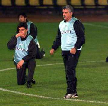 Ζήλεψε τους παίκτες της Μπαρτσελόνα ο Παθιακάκης, που αναζητεί «φθηνό» αμυντικό