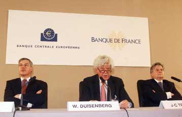 Από 1,8% έως 2,8% θα κυμανθεί ο πληθωρισμός στην ευρωζώνη το 2001, εκτιμά η ΕΚΤ