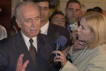 Την υποψηφιότητά του για την πρωθυπουργία προετοιμάζει ο Πέρες – Απαισιοδοξία στις διαπραγματεύσεις