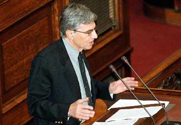 Με αντεγκλήσεις συνεχίζεται η συζήτηση για τον προϋπολογισμό – Απάντηση Γιαννίτση για το ασφαλιστικό